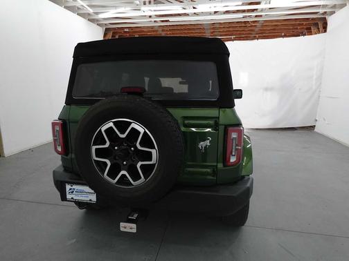 Eruption Green Metallic 2023 Ford Bronco Outer Banks