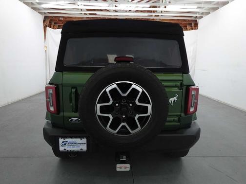 Eruption Green Metallic 2023 Ford Bronco Outer Banks