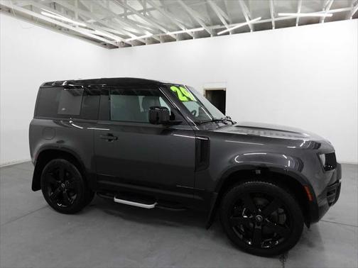 2024 Land Rover Defender V8