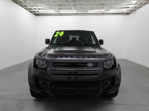 2024 Land Rover Defender V8
