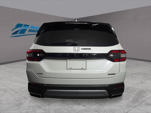 2025 Honda Pilot Touring 8-Passenger