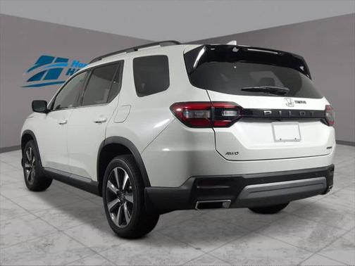 2025 Honda Pilot Touring 8-Passenger