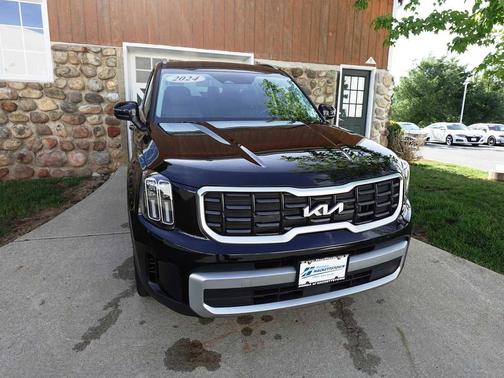 Ebony Black 2024 Kia Telluride S