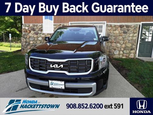 Ebony Black 2024 Kia Telluride S