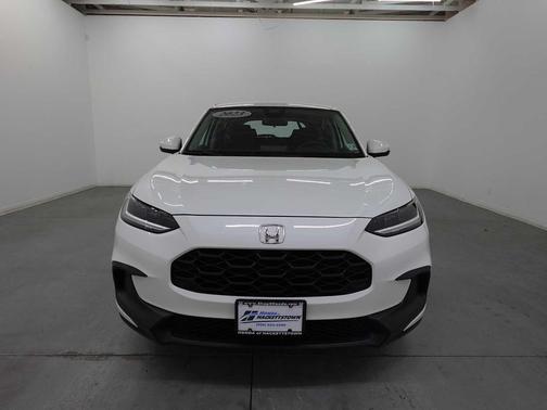 Platinum White Pearl 2023 Honda HR-V LX