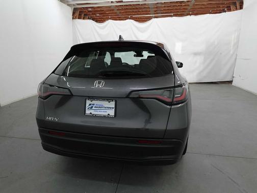 Modern Steel Metallic 2024 Honda HR-V LX
