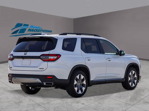 Platinum White Pearl 2026 Honda Pilot Touring 8-Passenger