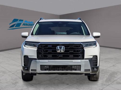 Platinum White Pearl 2026 Honda Pilot Touring 8-Passenger