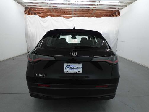 Crystal Black Pearl 2024 Honda HR-V LX