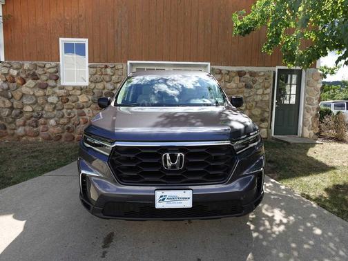 2023 Honda Pilot AWD LX