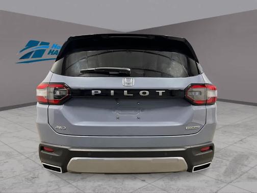 Sonic Gray Pearl 2026 Honda Pilot Touring 8-Passenger