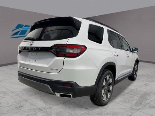 Platinum White Pearl 2026 Honda Pilot Elite