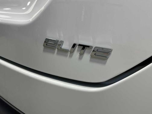 Platinum White Pearl 2026 Honda Pilot Elite