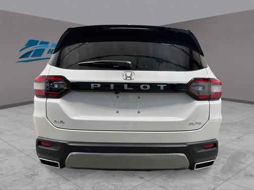 Platinum White Pearl 2026 Honda Pilot Elite