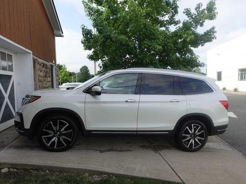 2019 Honda Pilot Touring 8-Passenger