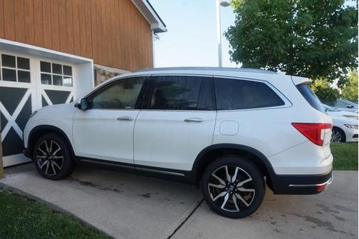 2019 Honda Pilot Touring 8-Passenger