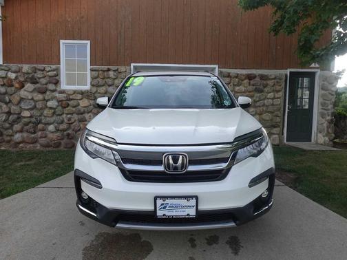 2019 Honda Pilot Touring 8-Passenger