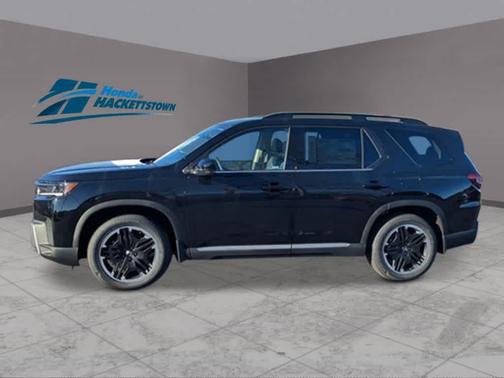 Crystal Black Pearl 2026 Honda Pilot Touring 8-Passenger