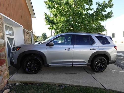 2025 Honda Pilot Touring 8-Passenger