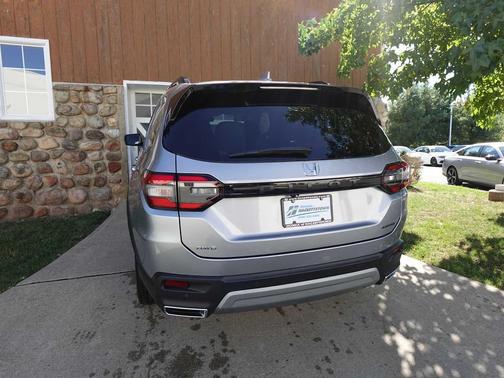 2025 Honda Pilot Touring 8-Passenger