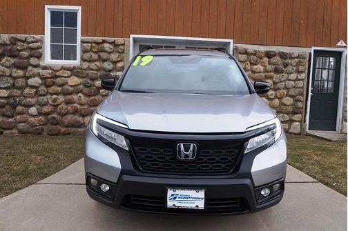 Lunar Silver Metallic 2019 Honda Passport Elite
