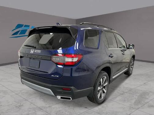 2025 Honda Pilot Touring 8-Passenger