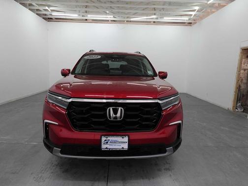 2023 Honda Pilot Touring 8-Passenger