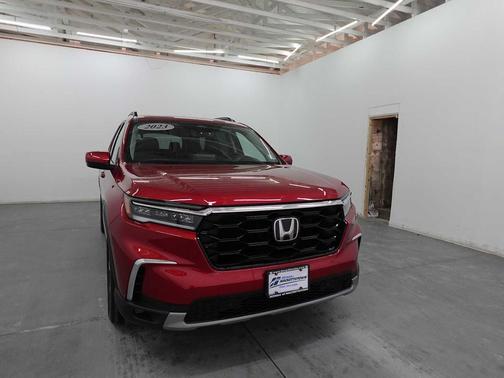2023 Honda Pilot Touring 8-Passenger