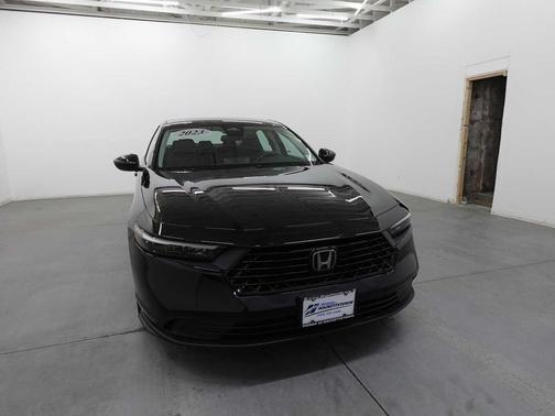 Crystal Black Pearl 2023 Honda Accord LX 1.5T