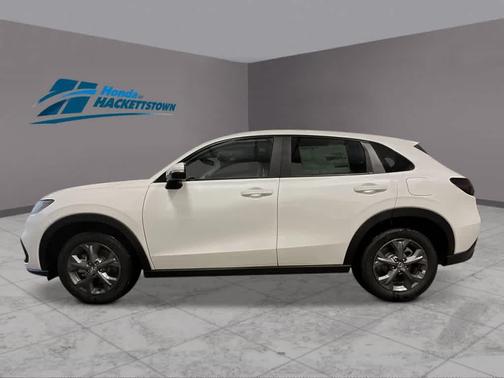 Platinum White Pearl 2026 Honda HR-V LX