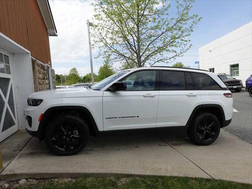2023 Jeep Grand Cherokee Altitude