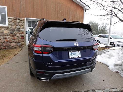 2024 Honda Pilot Touring 8-Passenger