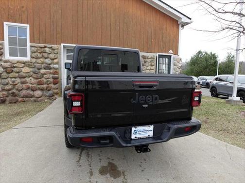 2021 Jeep Gladiator Willys 4x4