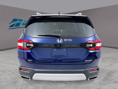 2025 Honda Pilot Touring 8-Passenger
