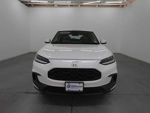 Platinum White Pearl 2025 Honda HR-V LX