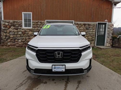 2023 Honda Pilot AWD EX-L 8 Passenger