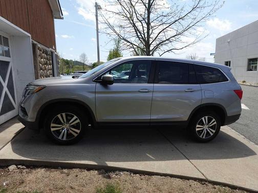 Lunar Silver Metallic 2018 Honda Pilot EX-L