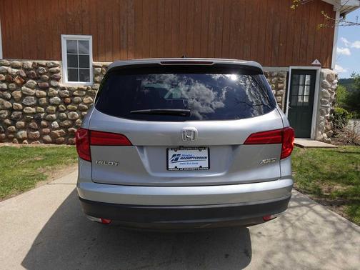 Lunar Silver Metallic 2018 Honda Pilot EX-L