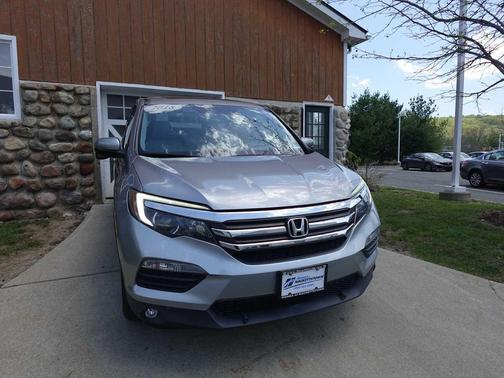 Lunar Silver Metallic 2018 Honda Pilot EX-L
