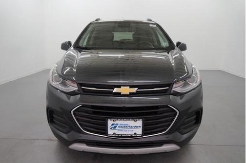 Photo 2 of 30 of 2019 Chevrolet Trax LT