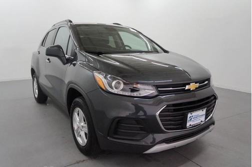 Photo 3 of 30 of 2019 Chevrolet Trax LT