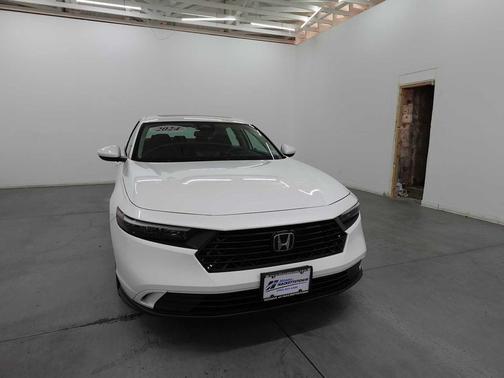 Platinum White Pearl 2024 Honda Accord