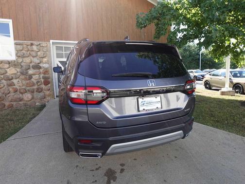 2023 Honda Pilot AWD Elite