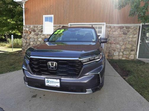 2023 Honda Pilot AWD Elite