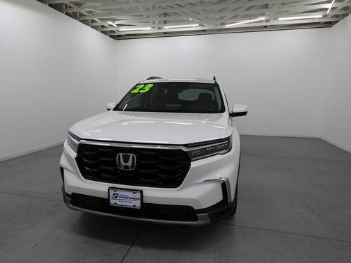 2023 Honda Pilot AWD Elite