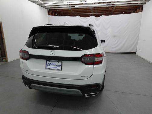 2023 Honda Pilot AWD Elite