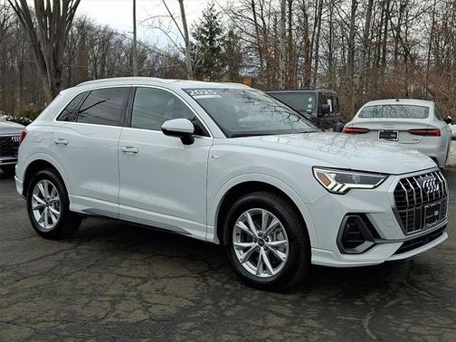 2025 Audi Q3 Premium 45 TFSI S line quattro Tiptronic