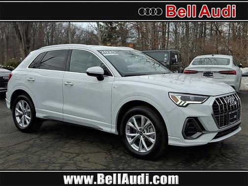 2025 Audi Q3 Premium 45 TFSI S line quattro Tiptronic