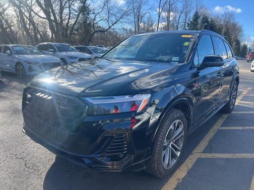 2025 Audi Q7 Premium 45 TFSI quattro Tiptronic