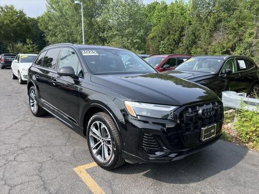 2025 Audi Q7 Premium Plus 45 TFSI quattro Tiptronic